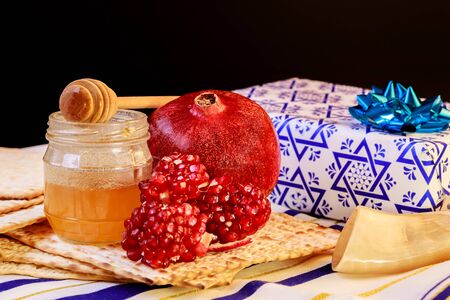 Rosh hashanah jewish holiday passover jewish matzoh bread holiday matzoth celebration