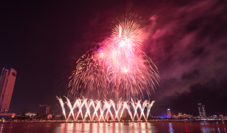 Diff da nang international fireworks festival 2017 vietnam jun 2017